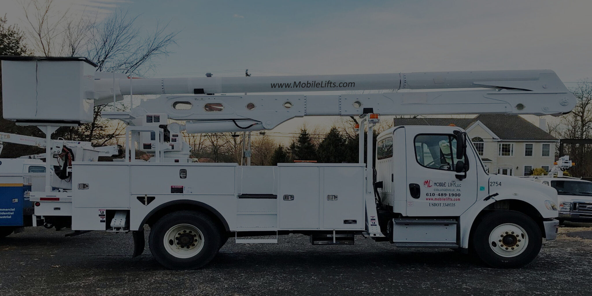 NEW DurALift Bucket Trucks, Bucket Vans, Tracked Lifts for Sale